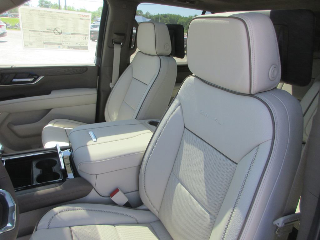 New 2026 GMC Yukon Denali w/ Denali Reserve Package AWD/4WD image 11