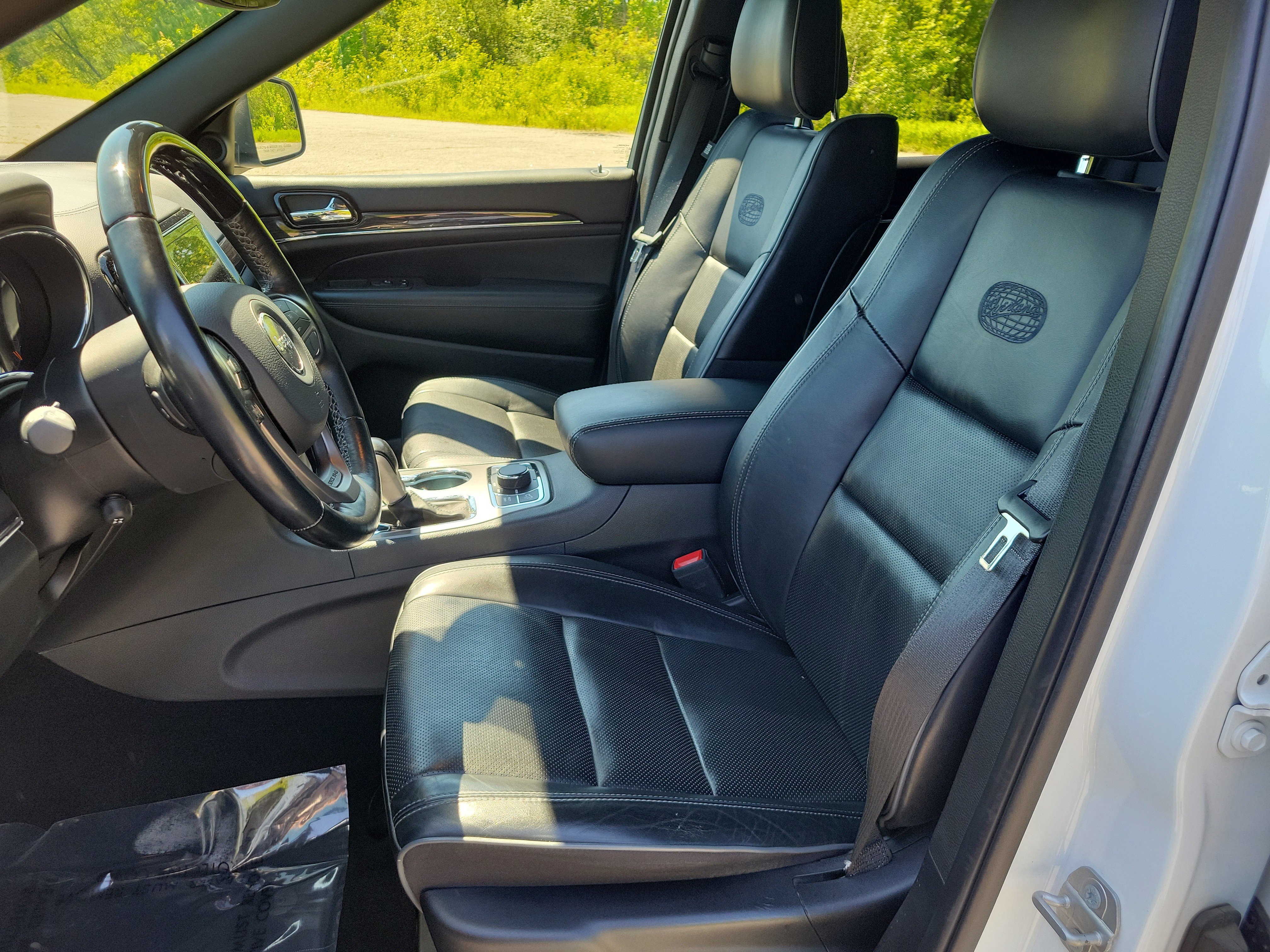 Used 2020 Jeep Grand Cherokee Overland AWD/4WD image 14
