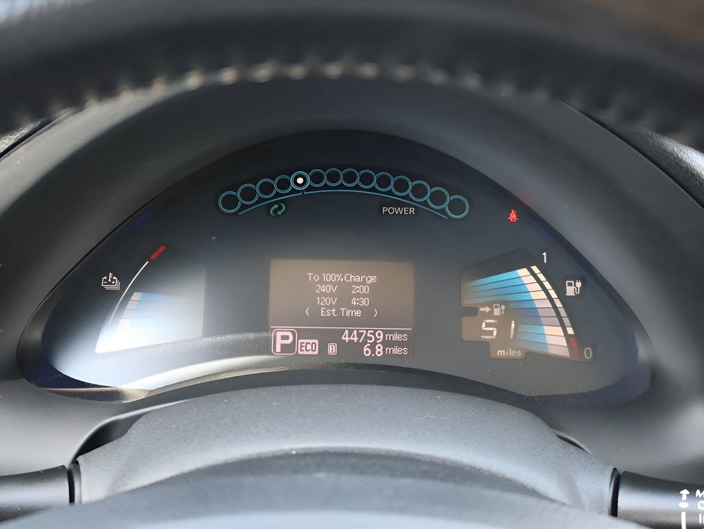 Used 2015 Nissan Leaf S FWD image 29