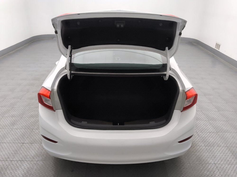 Used 2017 Chevrolet Cruze LS FWD image 29