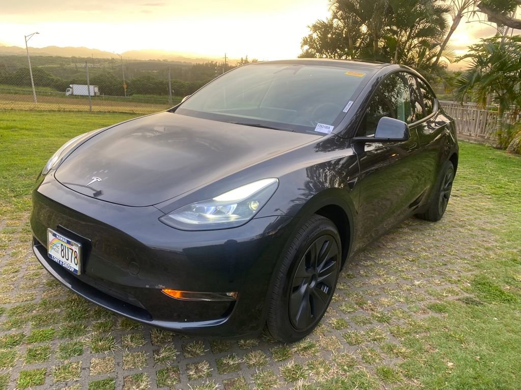Used 2025 Tesla Model Y Long Range image 3