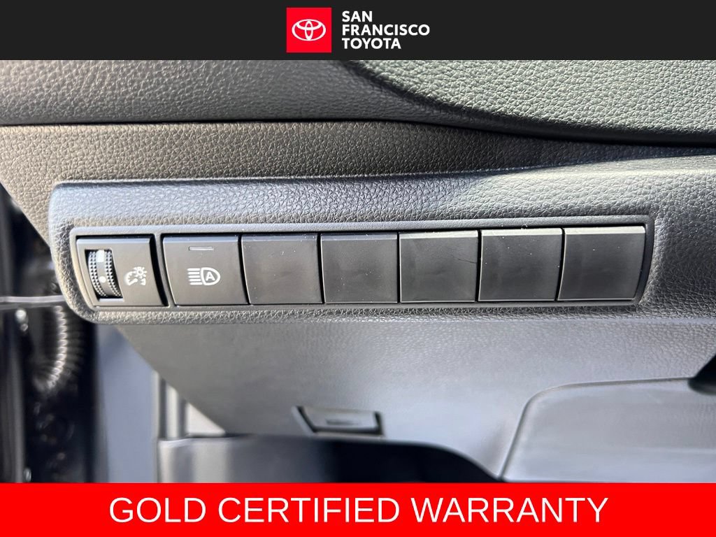 Certified 2026 Toyota Corolla SE w/ SE Package FWD image 33
