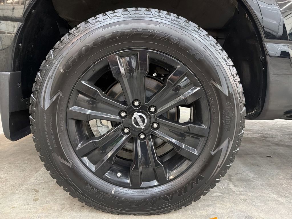 Used 2023 Nissan Titan SV w/ SV Convenience Package image 13