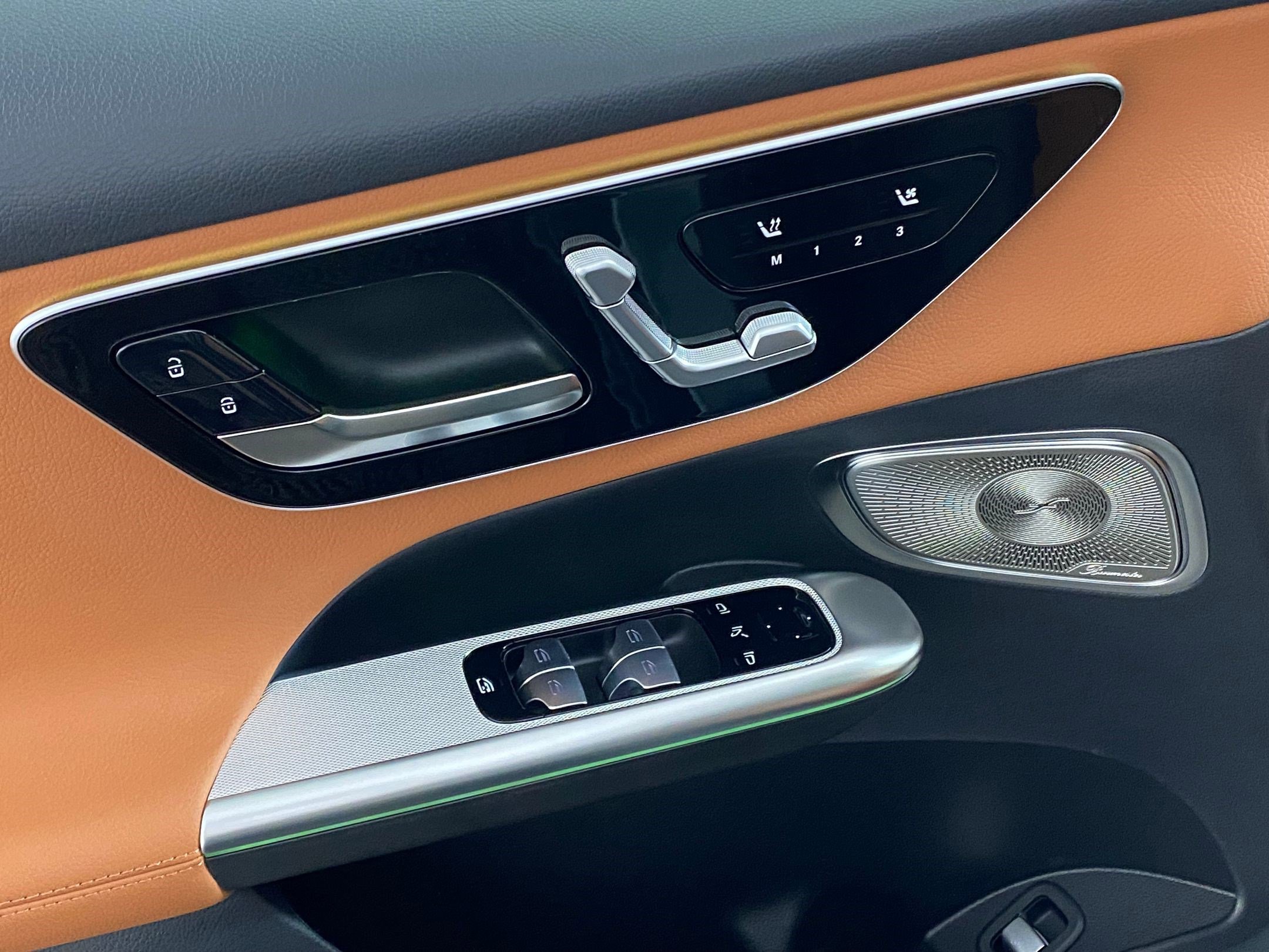 Used 2026 Mercedes-Benz GLC 300 4MATIC image 23