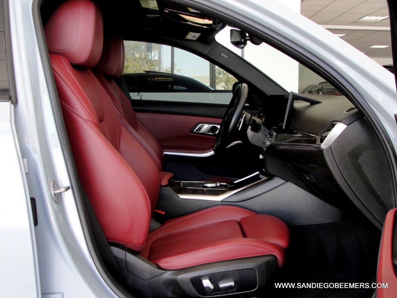 Used 2023 BMW 330i Sedan w/ M Sport Package RWD image 39