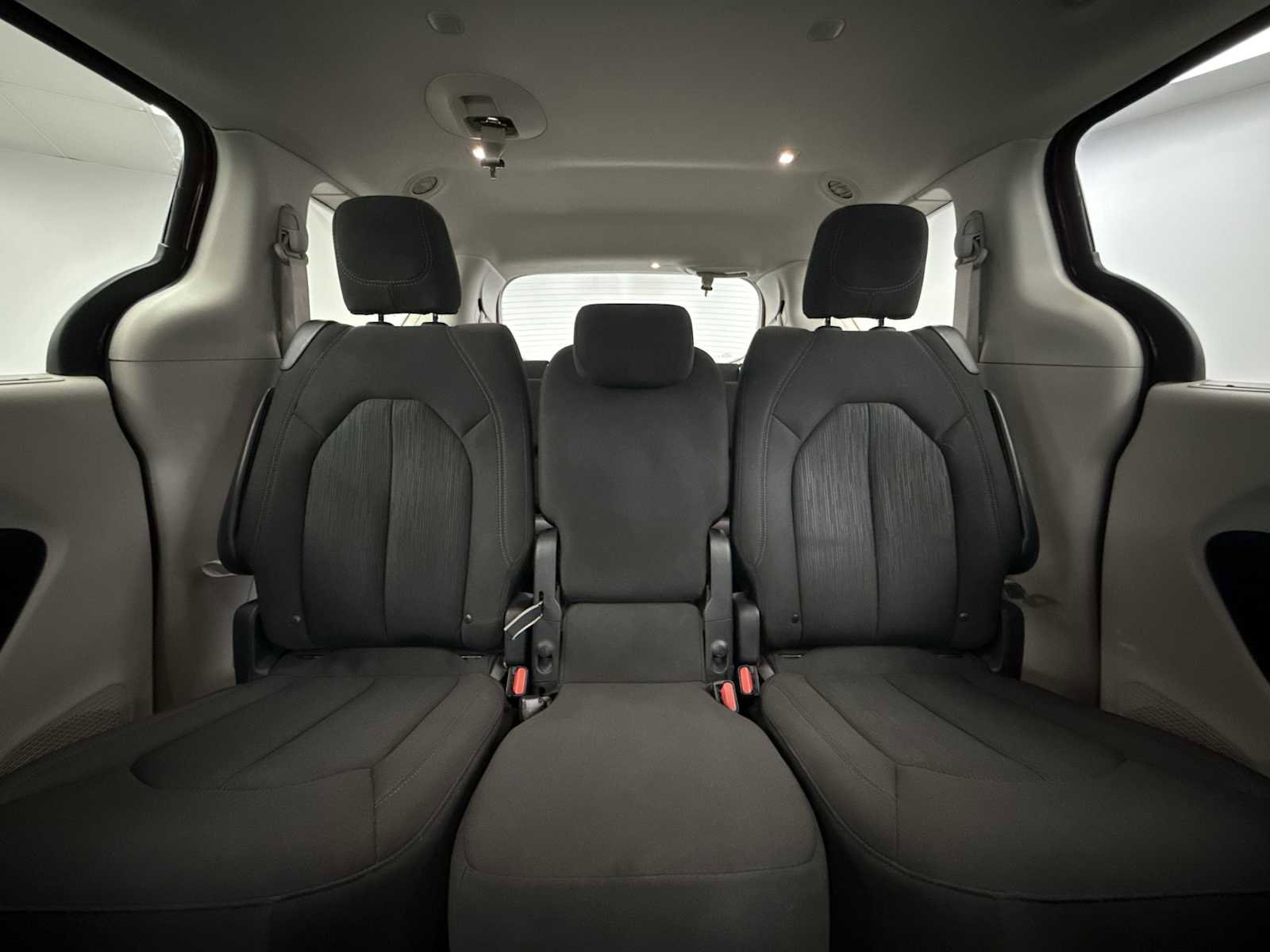 Used 2019 Chrysler Pacifica Touring Plus FWD image 13