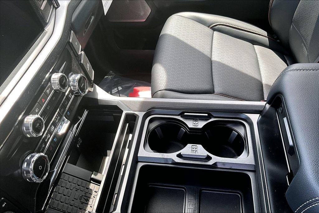 New 2026 Ford F250 Lariat w/ Black Appearance Package AWD/4WD image 8