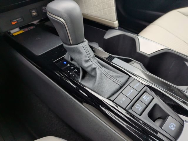 Used 2025 Toyota Camry XLE FWD image 27