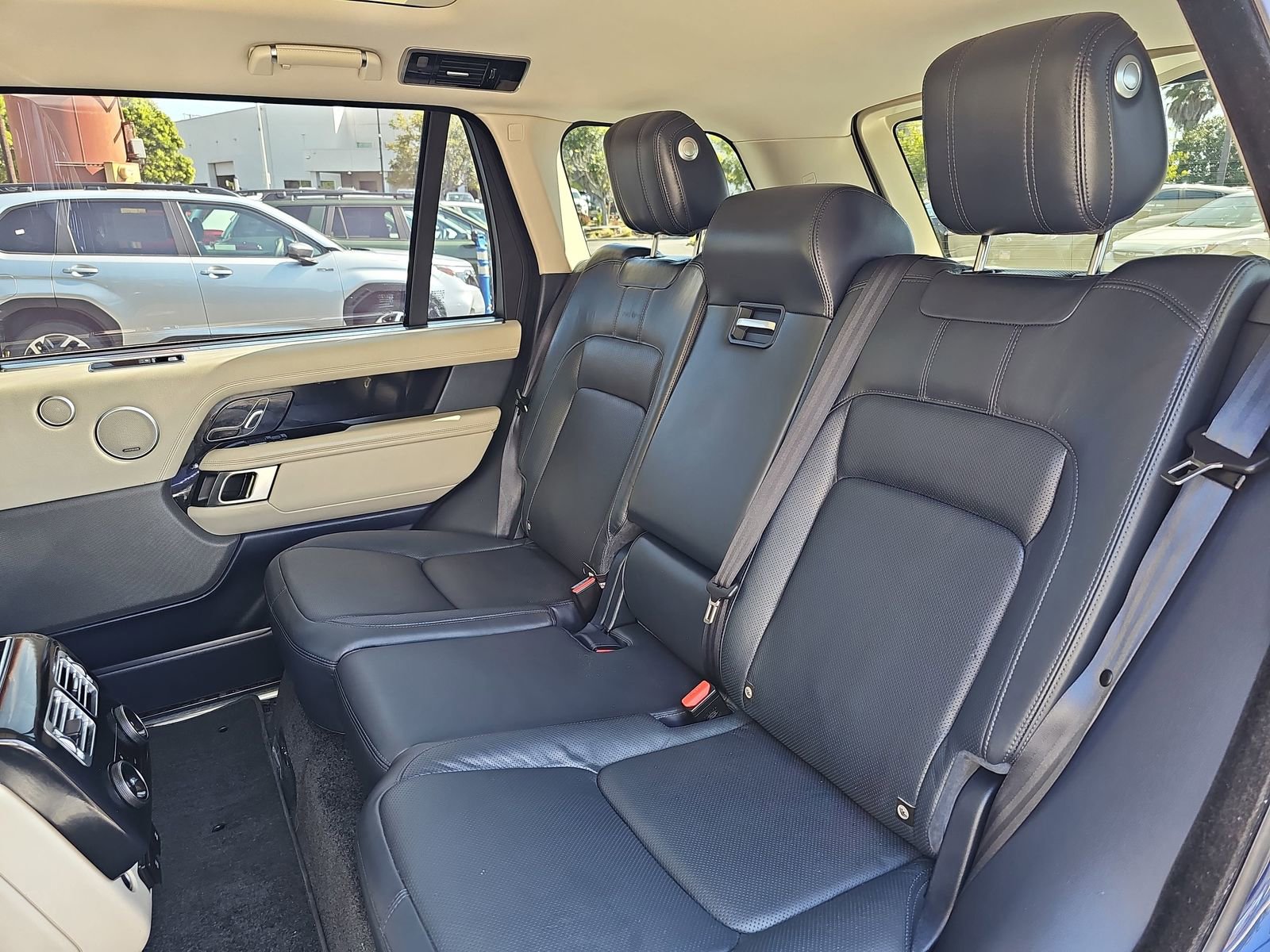 Used 2019 Land Rover Range Rover Long Wheelbase Supercharged AWD/4WD image 14