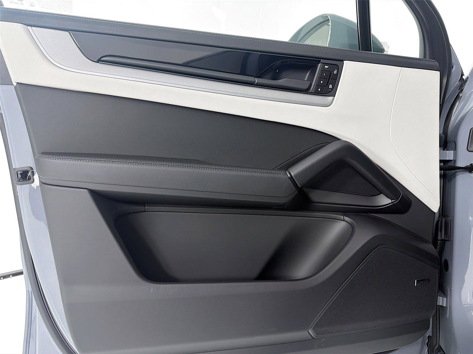 New 2026 Porsche Cayenne E-Hybrid image 6