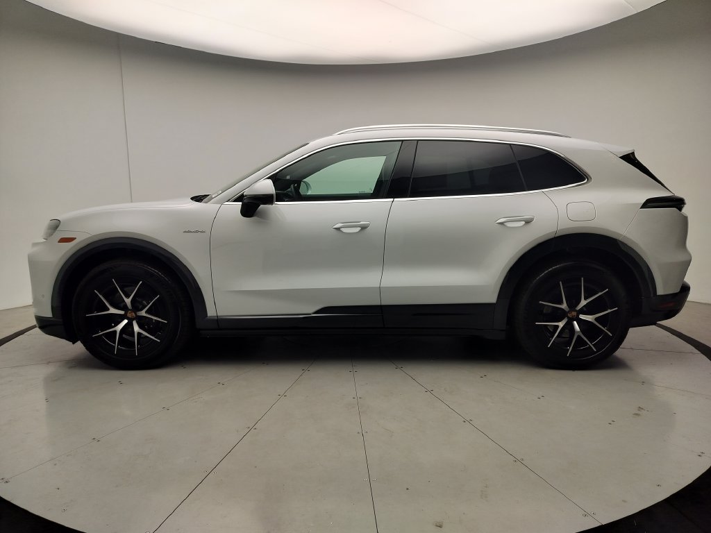 New 2026 Porsche Cayenne Electric AWD/4WD image 2
