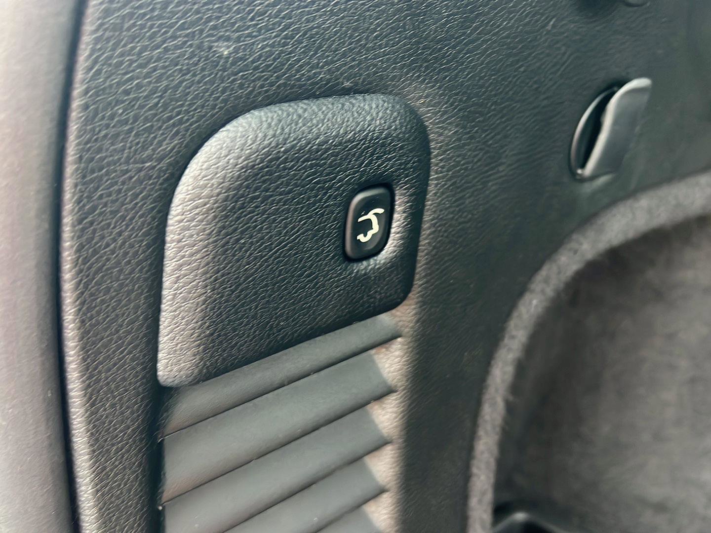 Used 2021 Jeep Grand Cherokee Limited w/ Sun & Sound Group image 38