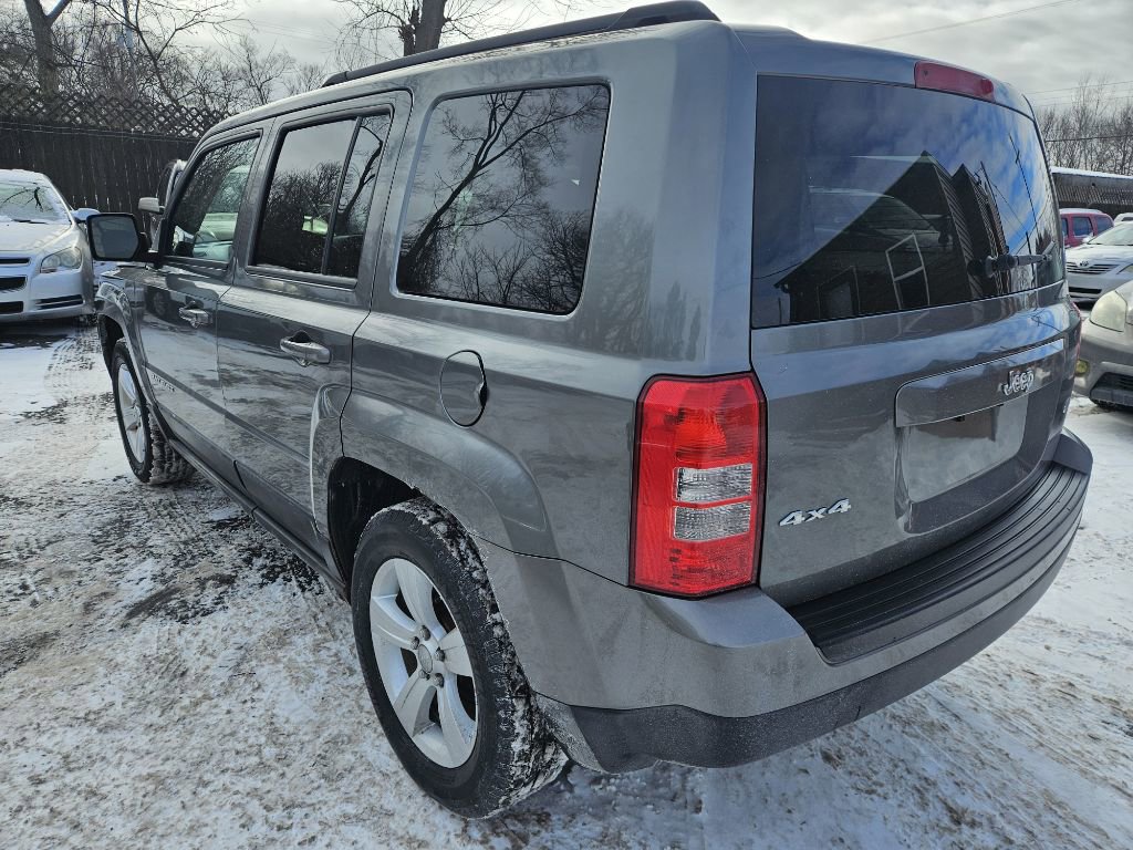 Used 2013 Jeep Patriot Latitude w/ Sun/Sound Group image 7