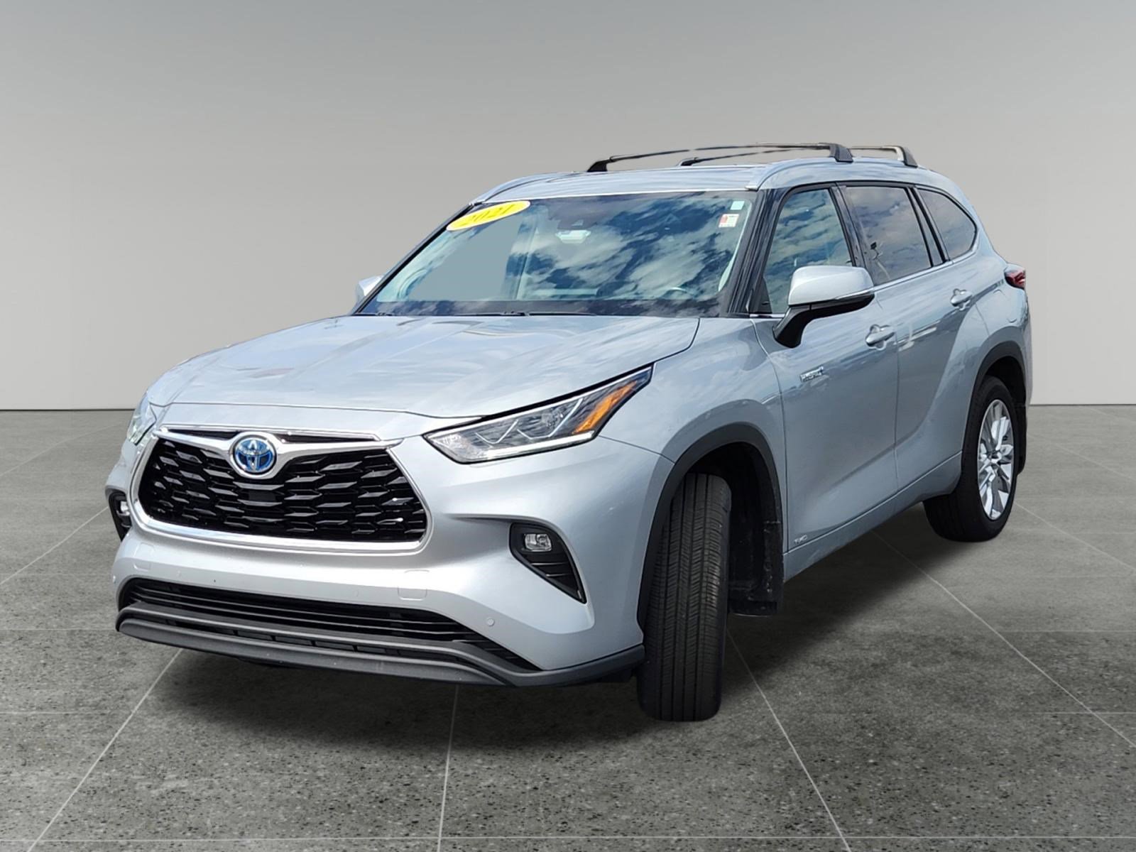 Certified 2021 Toyota Highlander Limited AWD/4WD image 3