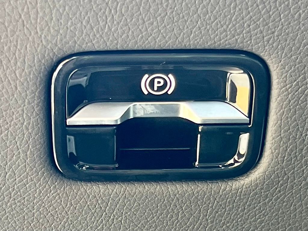 Certified 2022 Mercedes-Benz S 500 4MATIC image 38