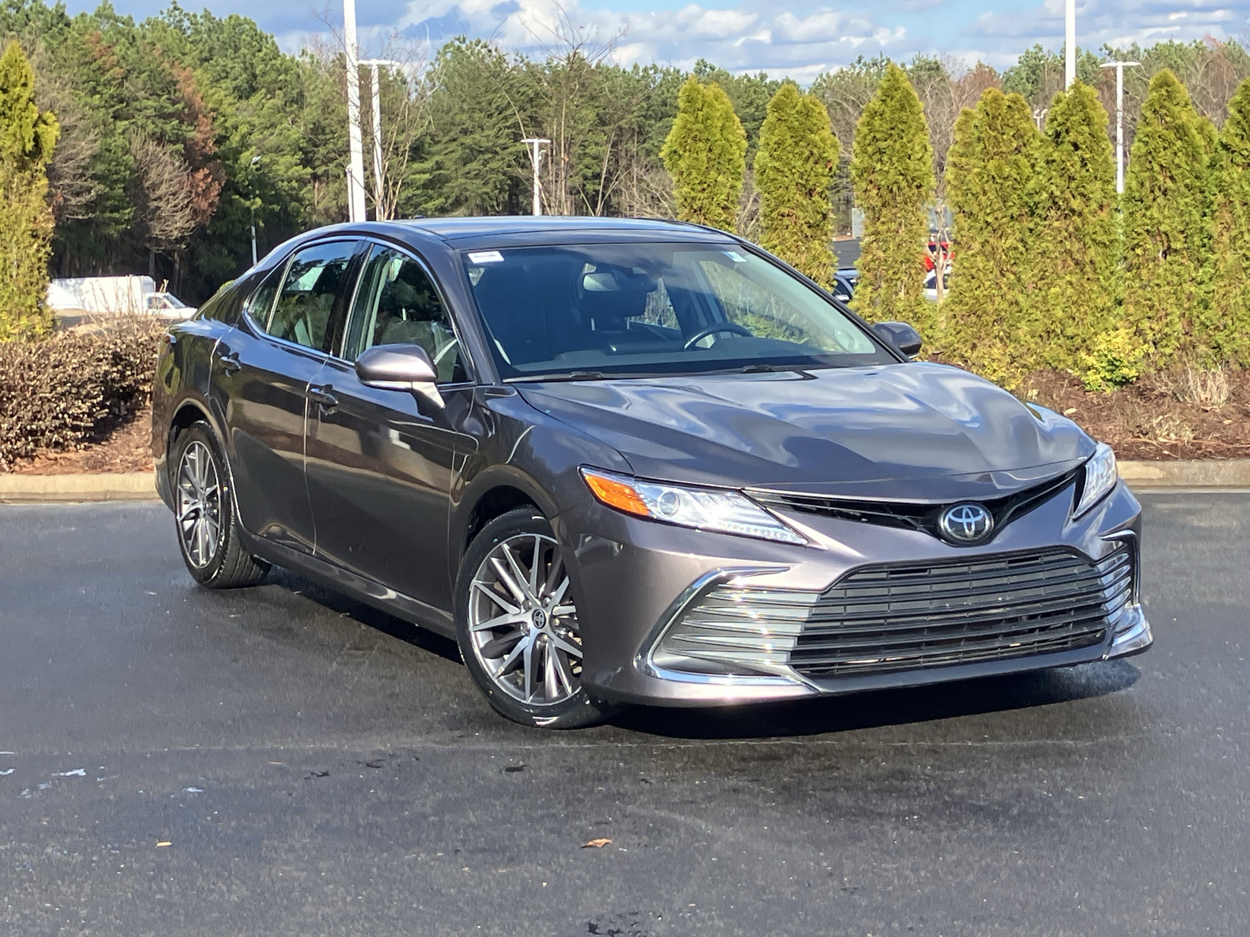 Used 2023 Toyota Camry XLE FWD video 2