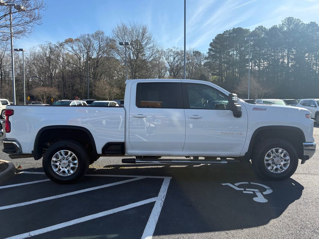 Used 2025 Chevrolet Silverado 2500 LT image 4