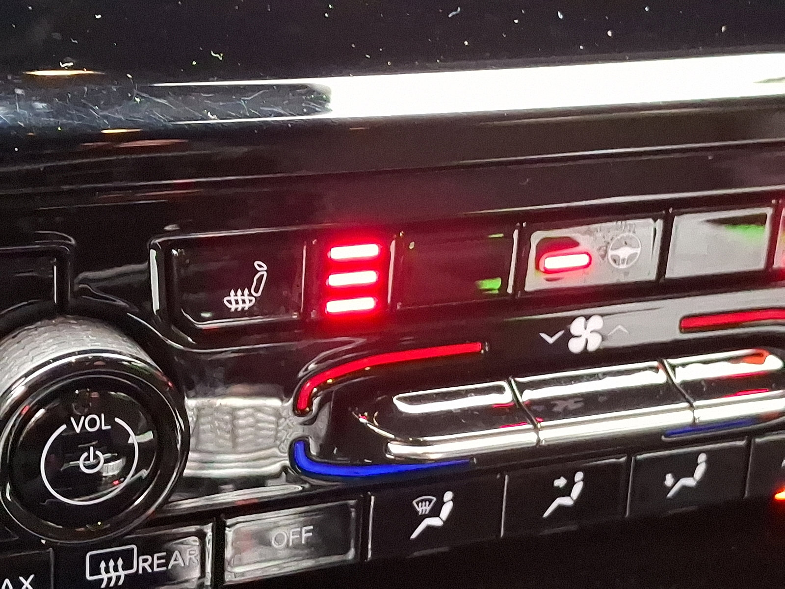 Certified 2023 Jeep Grand Cherokee L Laredo image 22