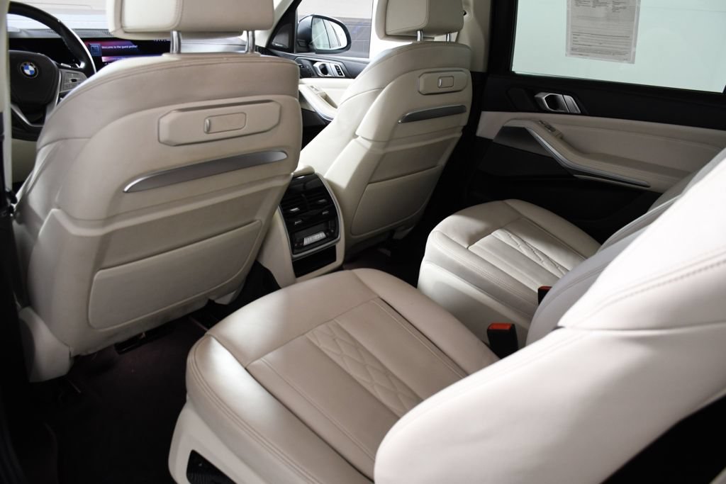 Used 2023 BMW X7 xDrive40i w/ Executive Package AWD/4WD image 27