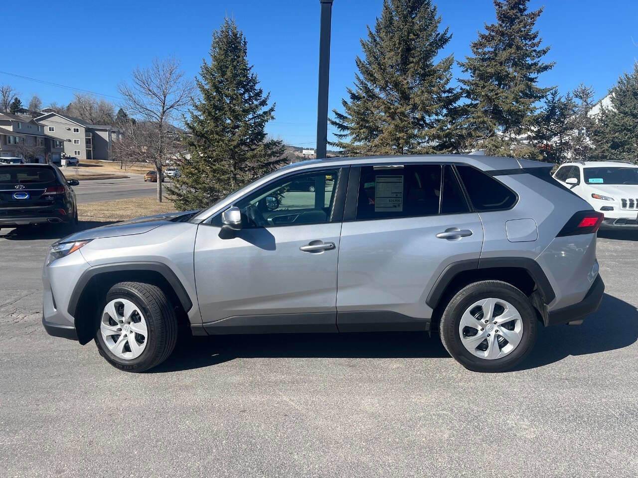 Used 2023 Toyota RAV4 LE image 3