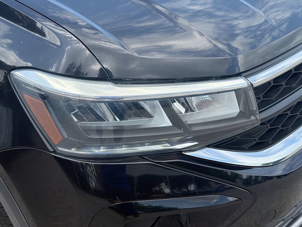 Used 2022 Volkswagen Taos SE FWD image 34