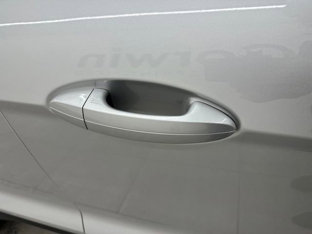 Used 2021 Ford EcoSport SE w/ SE Convenience Package image 9