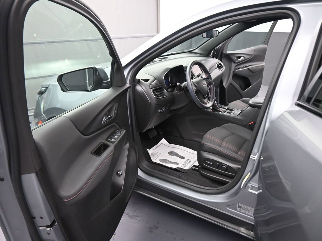 Used 2024 Chevrolet Equinox RS image 41
