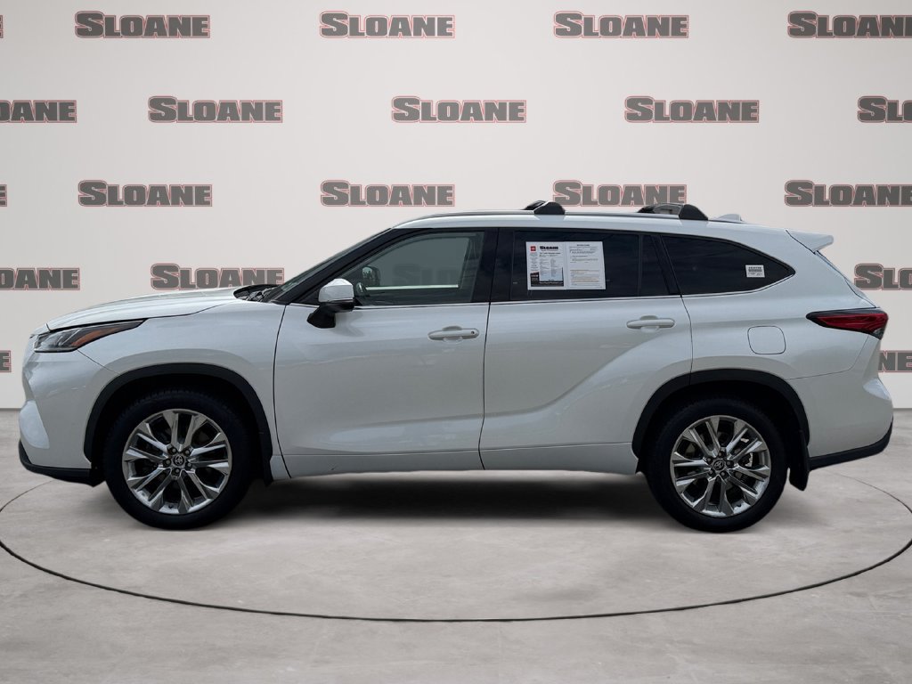 Used 2023 Toyota Highlander Limited AWD/4WD image 2