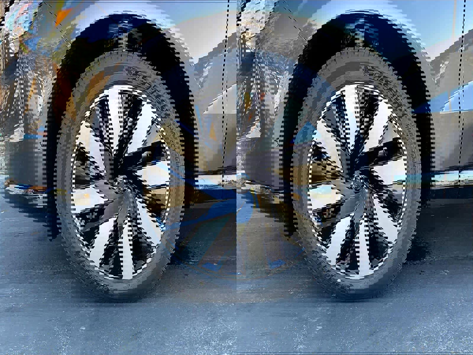 New 2025 Volvo EX90 Ultra w/ Protection Package Premier image 14