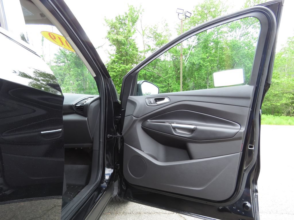 Used 2019 Ford Escape Titanium AWD/4WD image 12