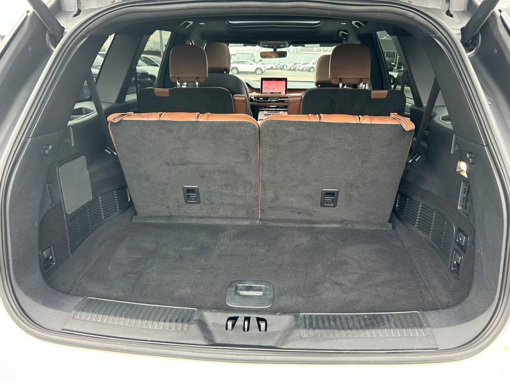 Used 2023 Lincoln Aviator Reserve w/ Equipment Group 201A image 28