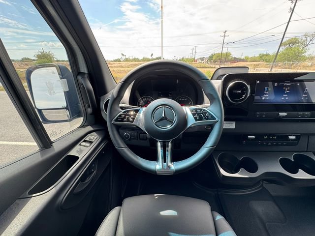 New 2025 Mercedes-Benz Sprinter 2500 image 21