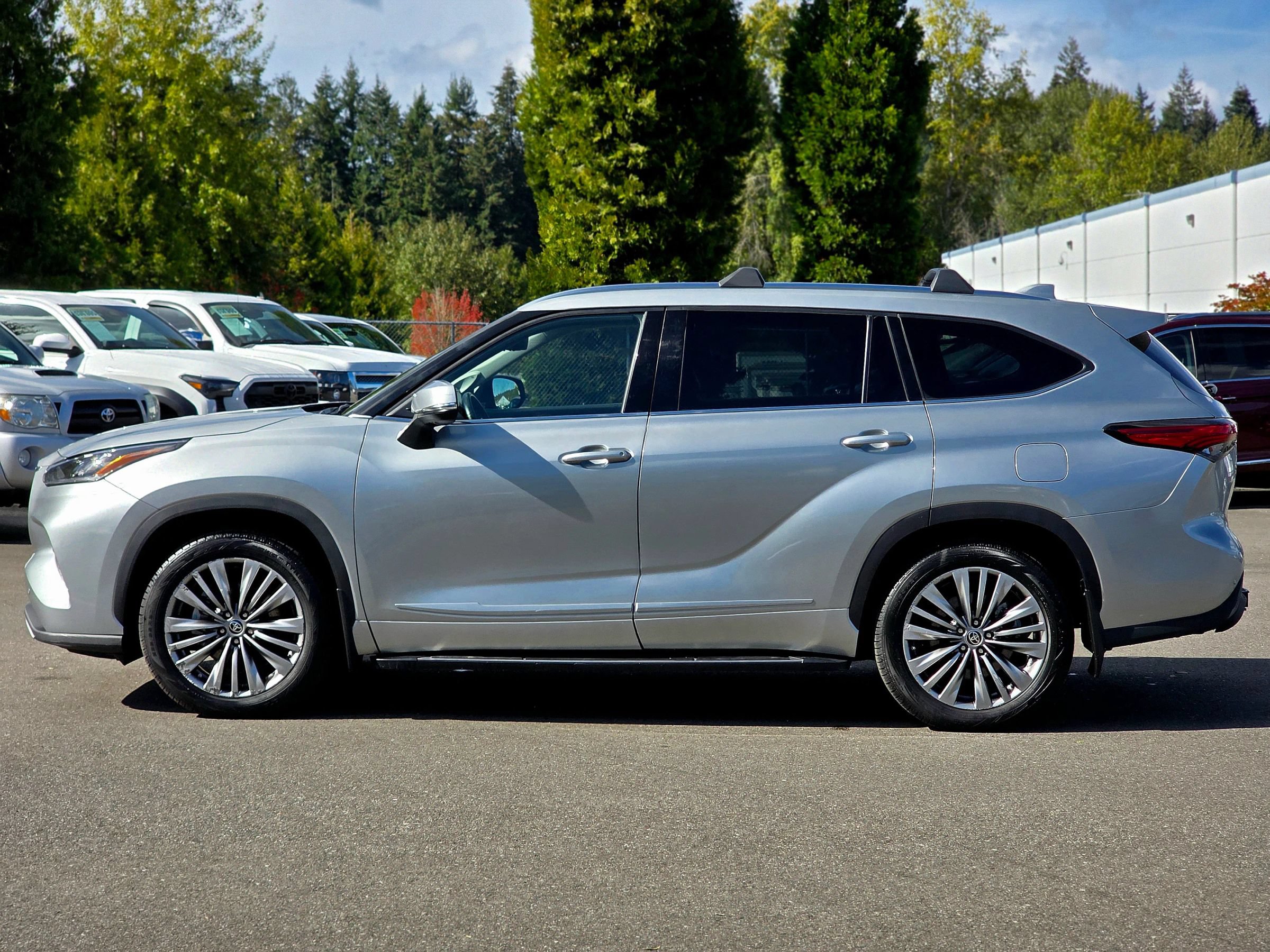 Used 2021 Toyota Highlander Platinum AWD/4WD image 8