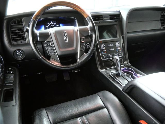 Used 2016 Lincoln Navigator L Reserve AWD/4WD image 4