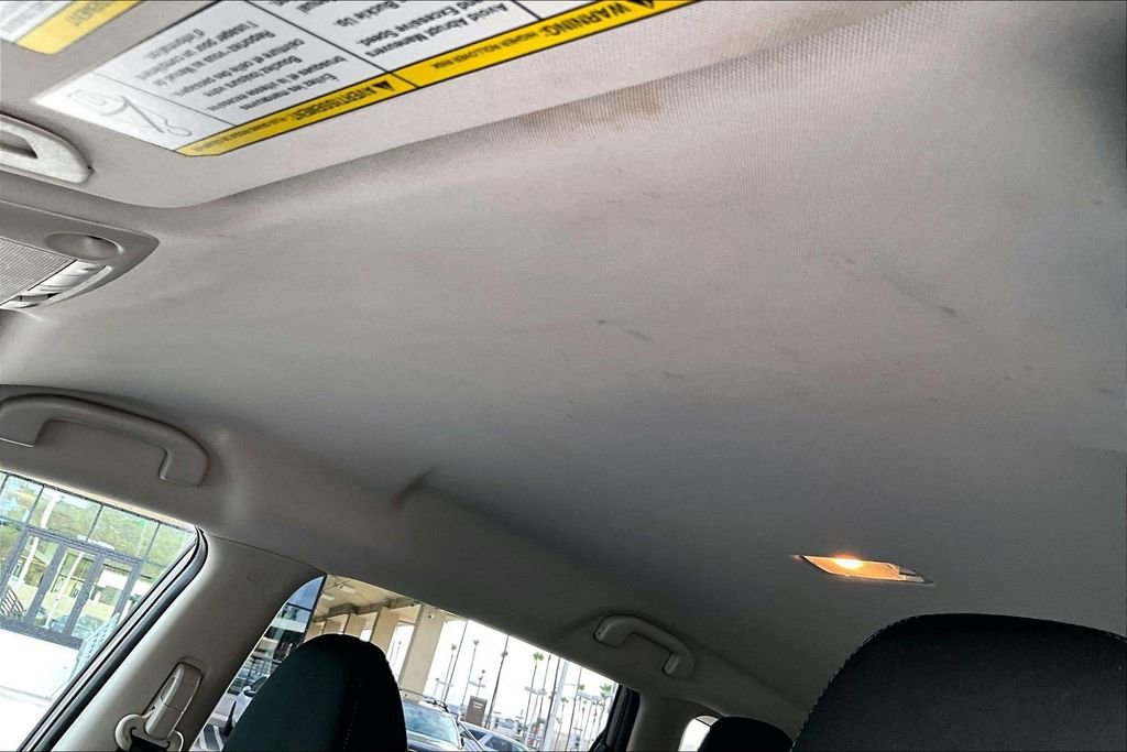 Used 2019 Nissan Rogue SV w/ Premium Package FWD image 12