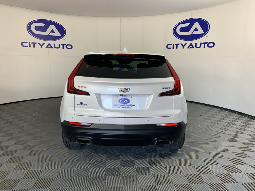 Used 2021 Cadillac XT4 Luxury w/ Cold Weather Package FWD image 4