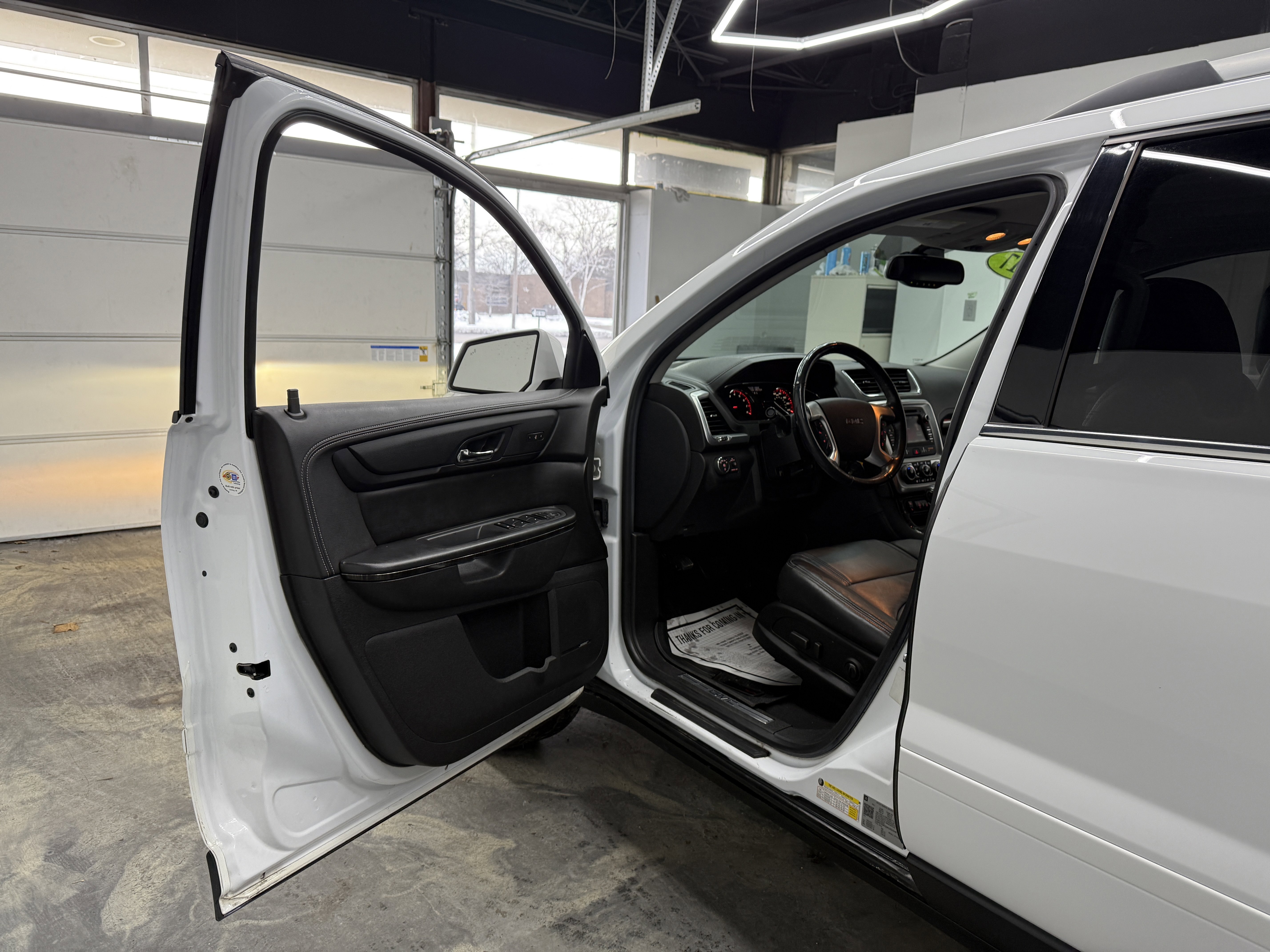 Used 2017 GMC Acadia Limited SLT image 9