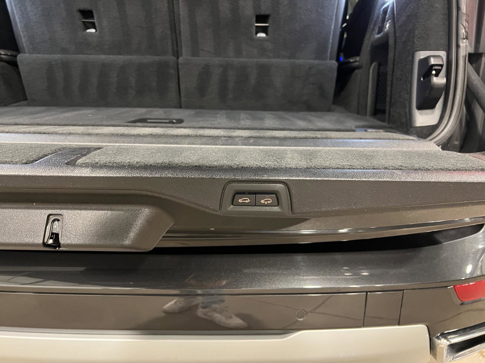 Used 2022 BMW X7 xDrive40i w/ Premium Package image 41