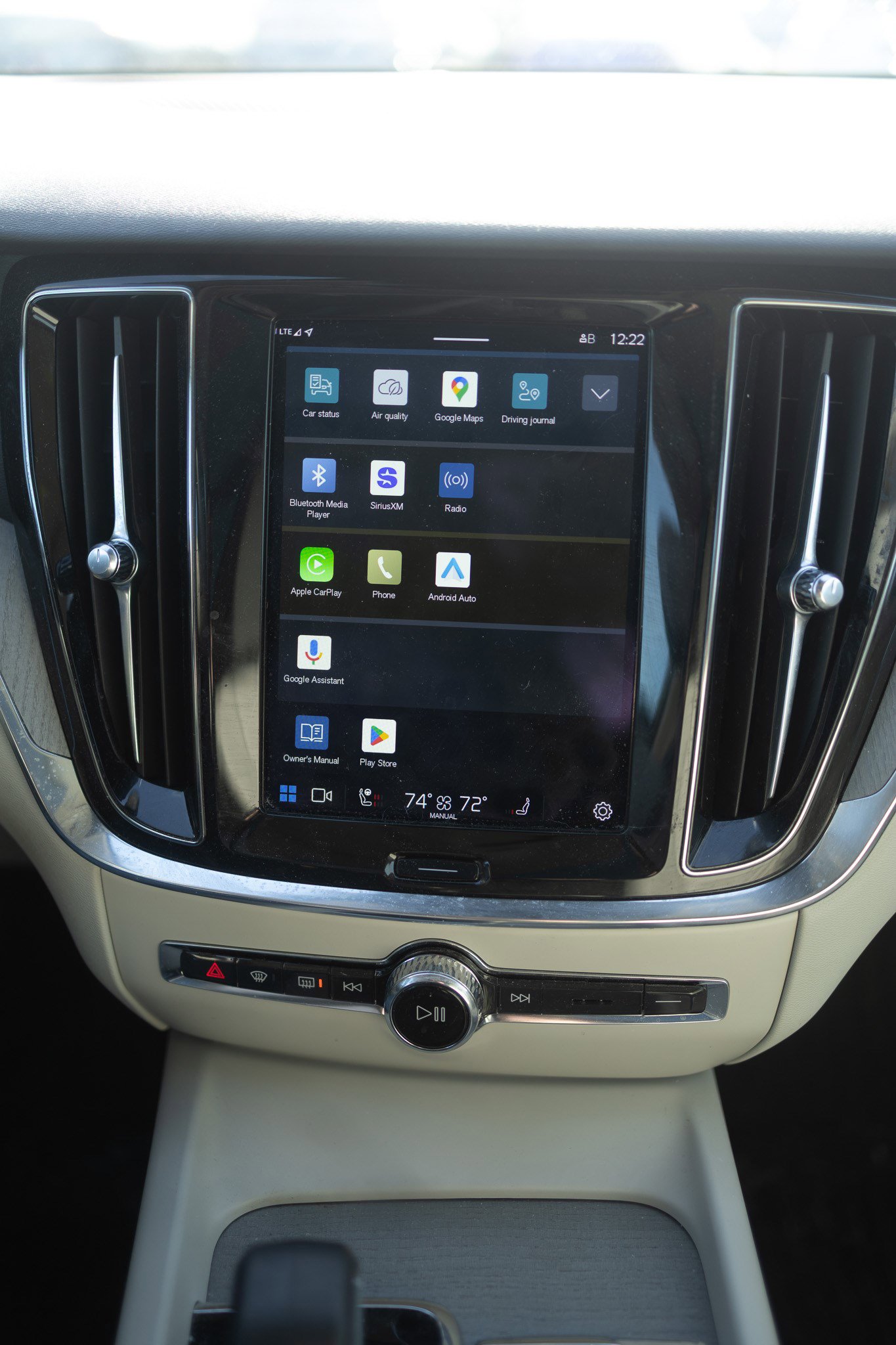 Used 2024 Volvo V60 B5 Cross Country Plus w/ Protection Package Premier image 5