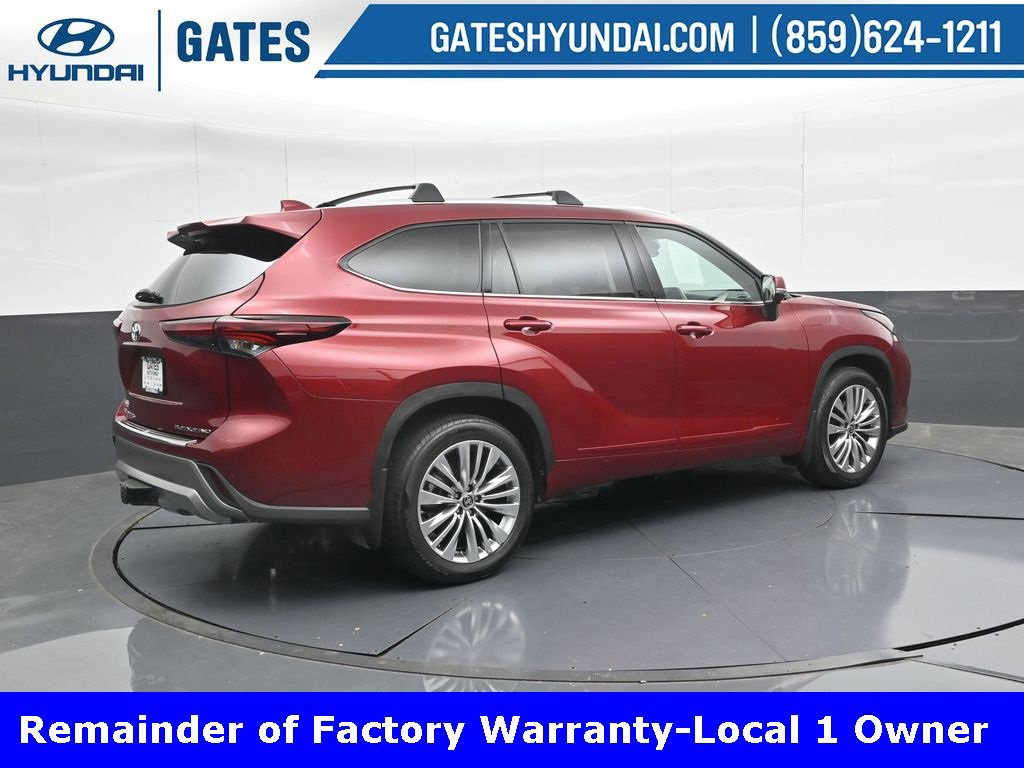 Used 2025 Toyota Highlander Platinum image 2