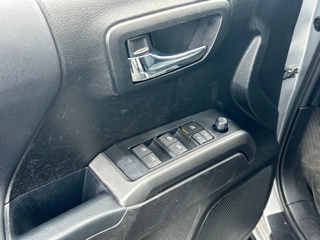 Used 2021 Toyota Tacoma TRD Sport AWD/4WD image 25