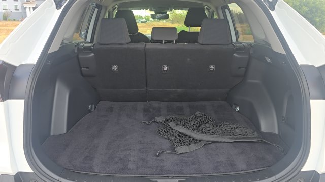 Used 2021 Toyota RAV4 LE AWD/4WD image 9