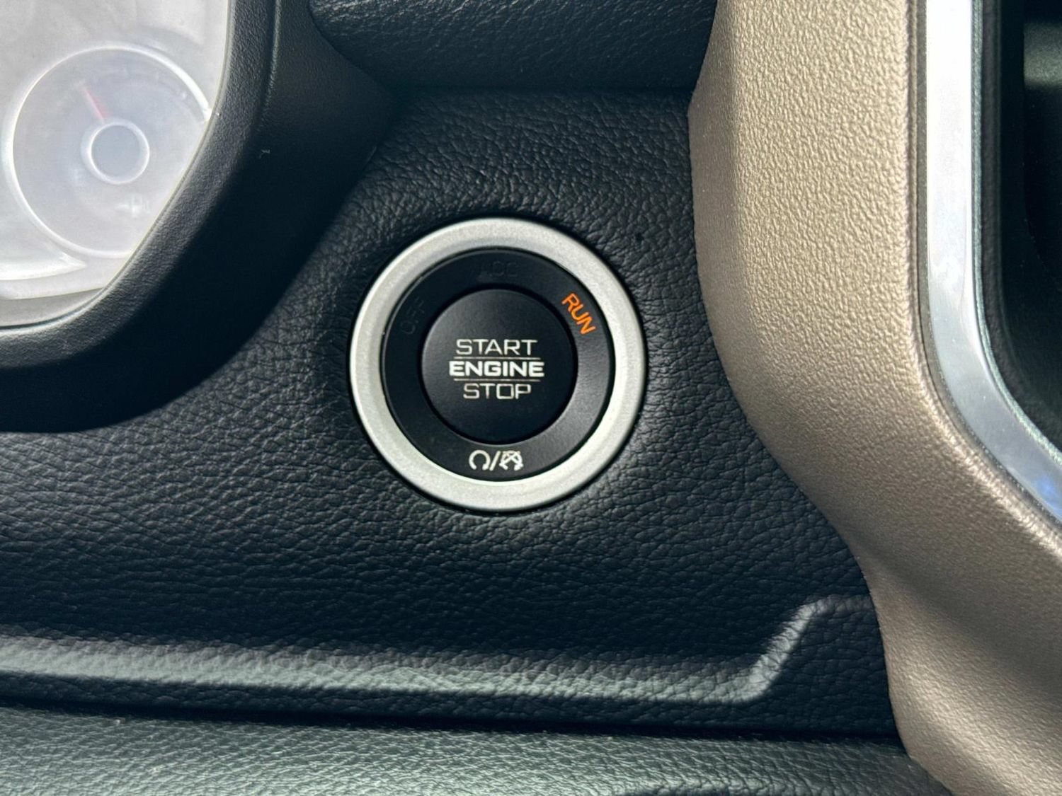 Used 2019 RAM 1500 Laramie w/ Off Road Group AWD/4WD image 27