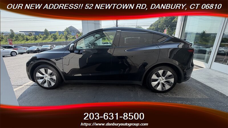 Used 2024 Tesla Model Y 2WD image 2