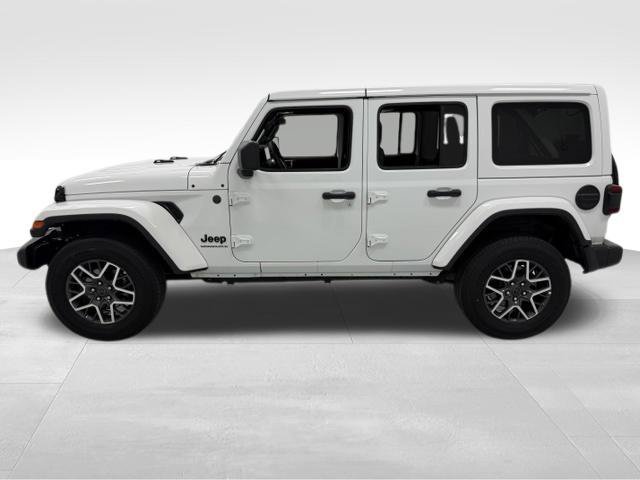 Used 2025 Jeep Wrangler Unlimited Sahara AWD/4WD image 2