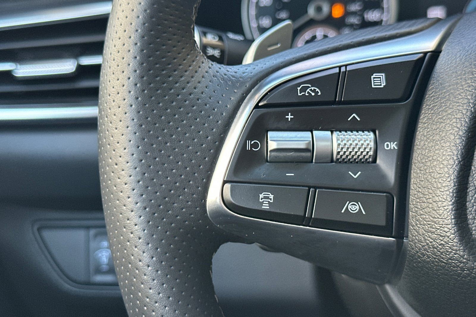 Used 2026 Genesis G70 2.5T Prestige image 29