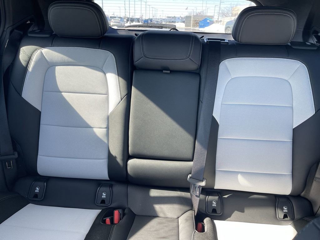 Used 2025 Chevrolet Equinox EV LT image 35