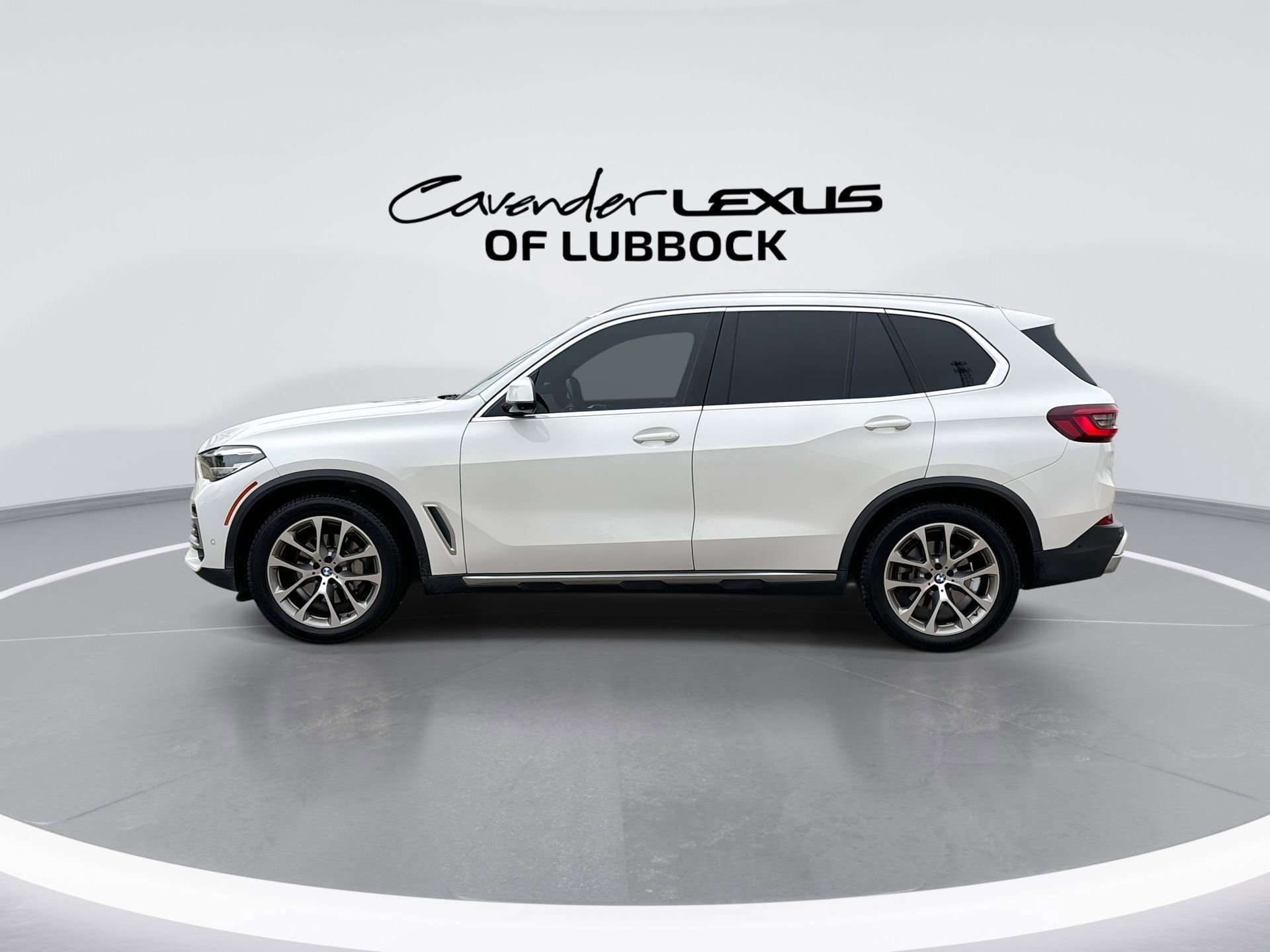 Used 2022 BMW X5 xDrive40i w/ Premium Package AWD/4WD image 5