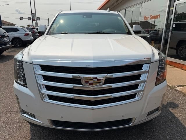Used 2017 Cadillac Escalade ESV Luxury AWD/4WD image 2