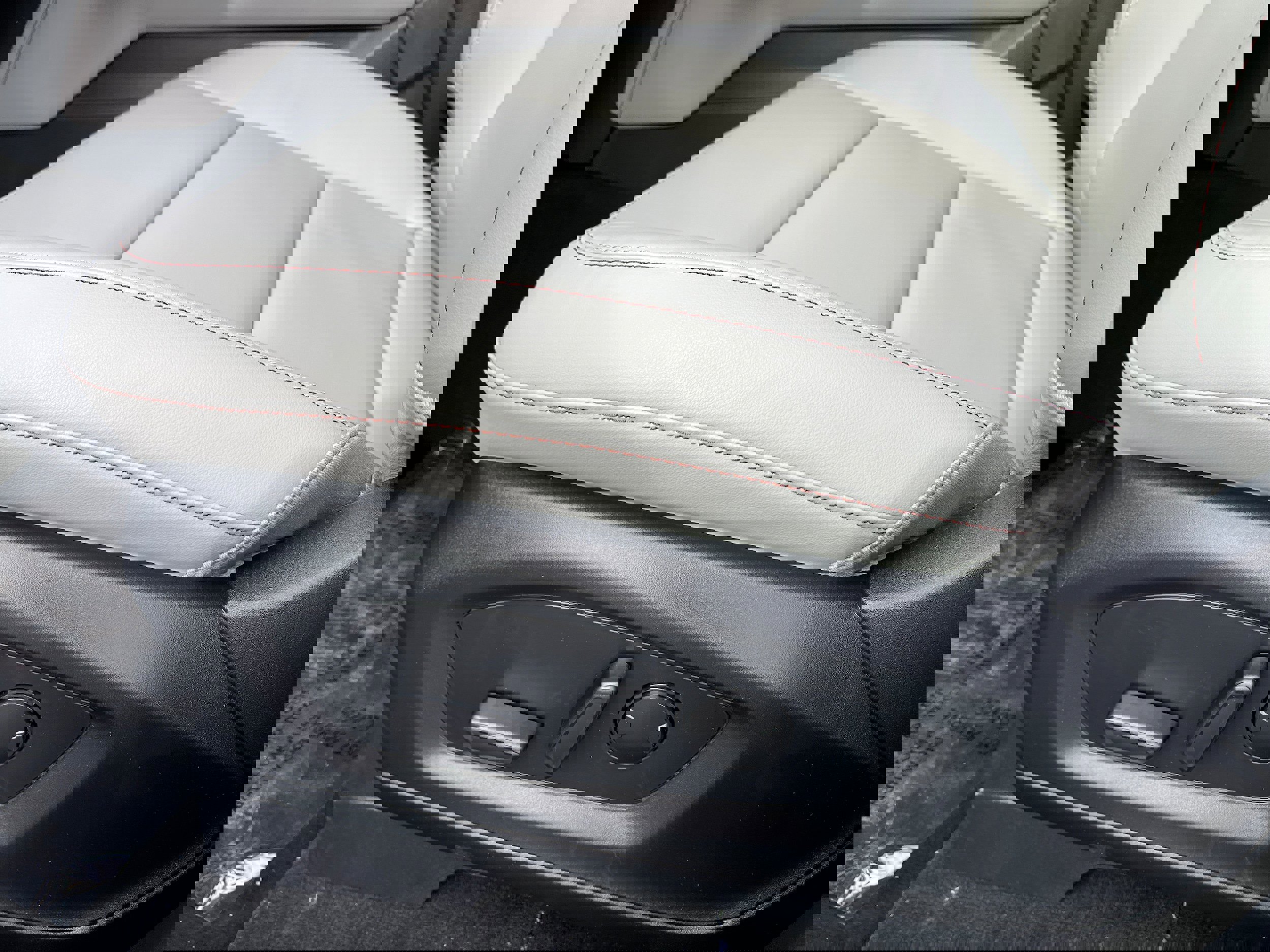 New 2026 Ford Explorer Active w/ Active Comfort Package image 10